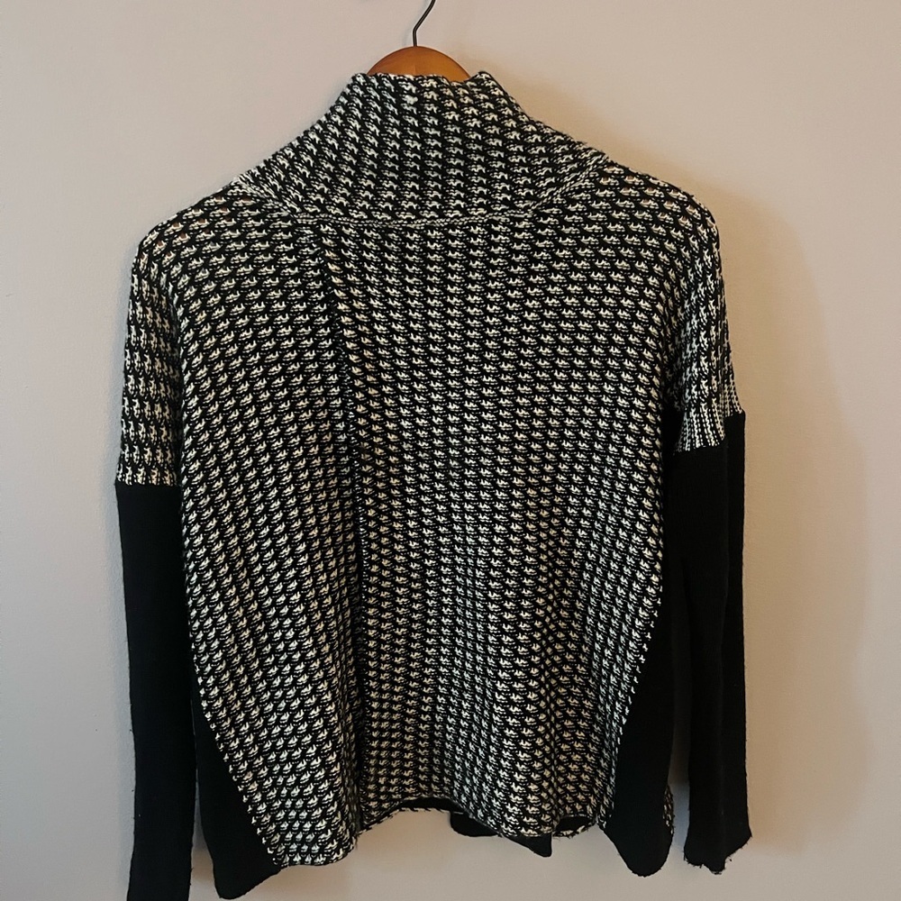 Lumiere Sweater - Picture 7 of 9